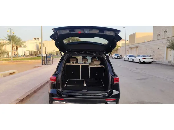 Car image 23