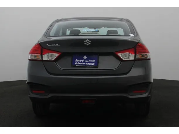 Car image 12