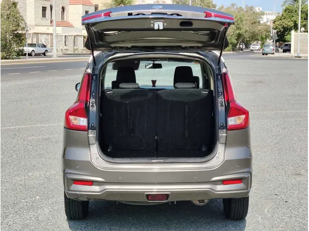 Car image 24