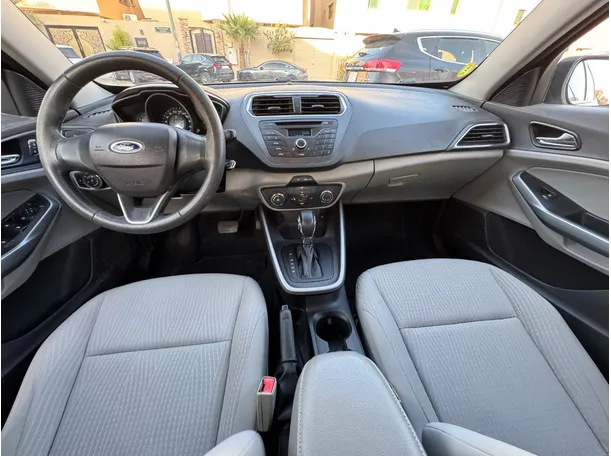 Car image 15