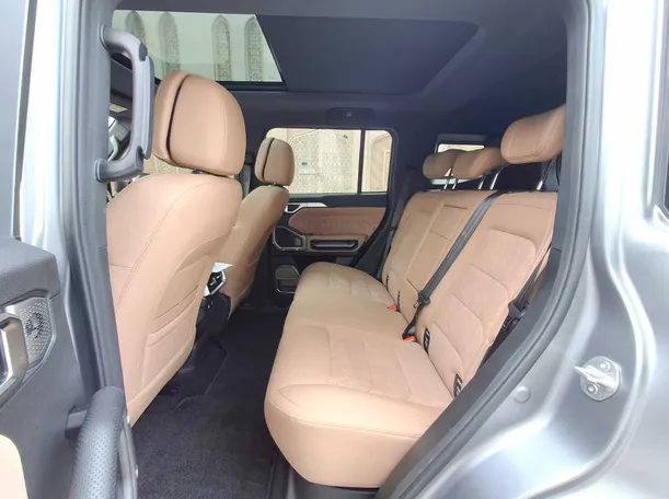 Car image 13