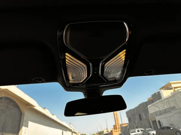 Car image 22