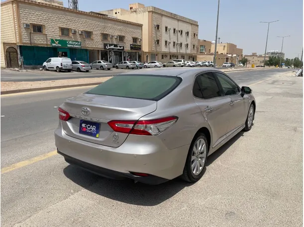 Car image 5