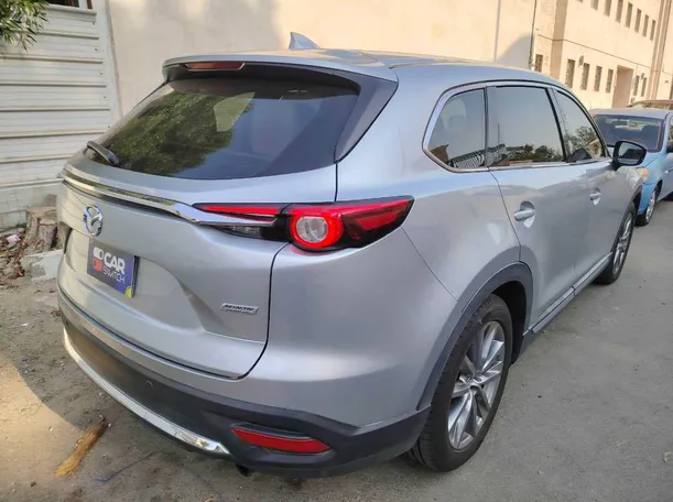 Car image 5