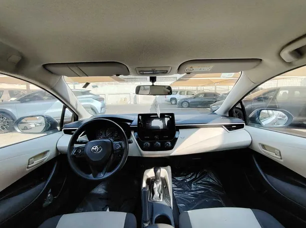 Car image 17