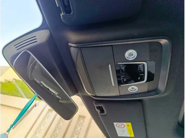 Car image 31