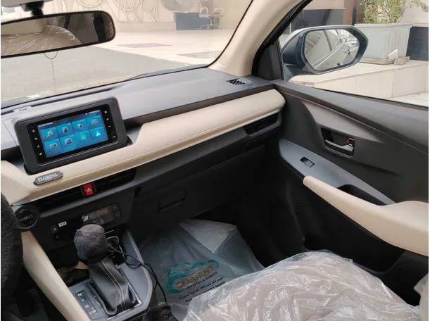 Car image 21