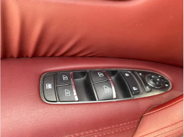Car image 31