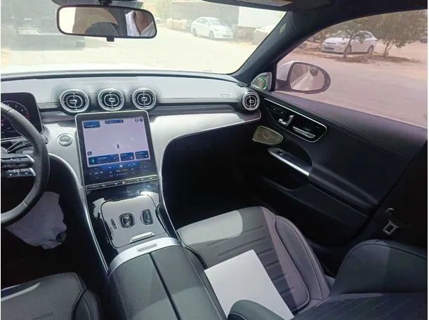 Car image 29
