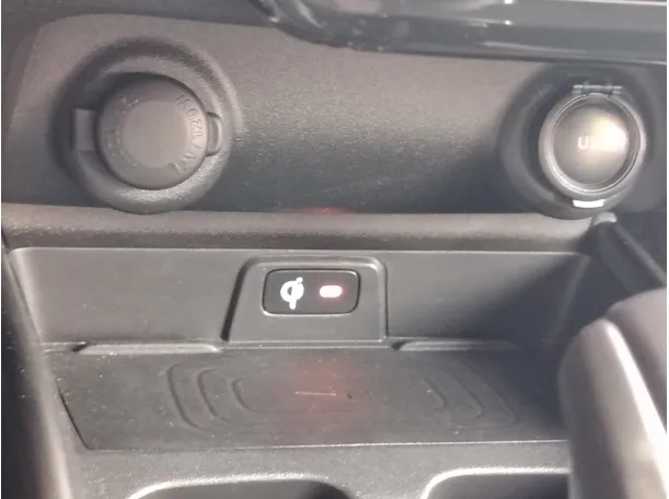 Car image 25