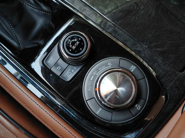 Car image 27