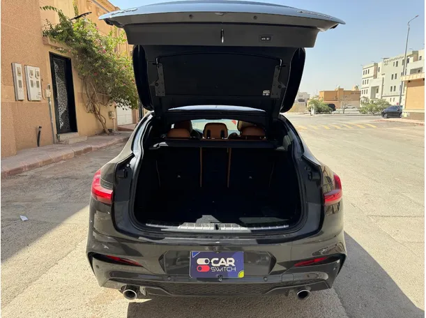 Car image 21