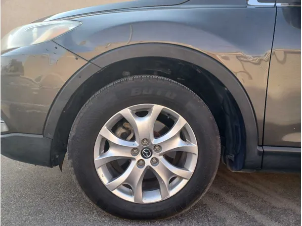 Car image 9