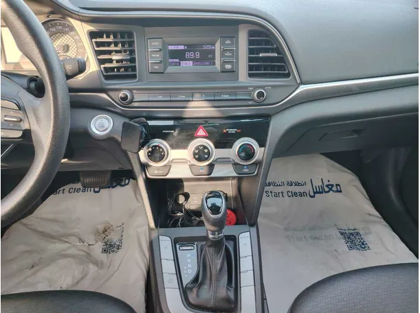 Car image 18