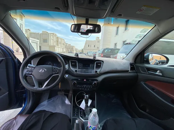 Car image 16
