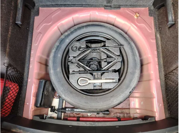 Car image 29