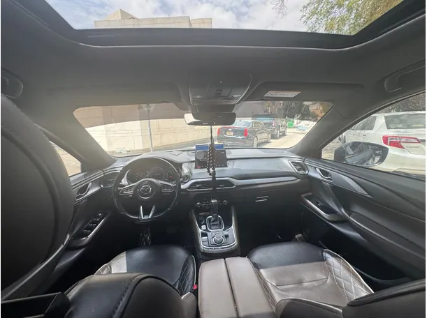 Car image 13