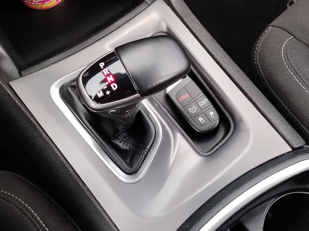 Car image 24