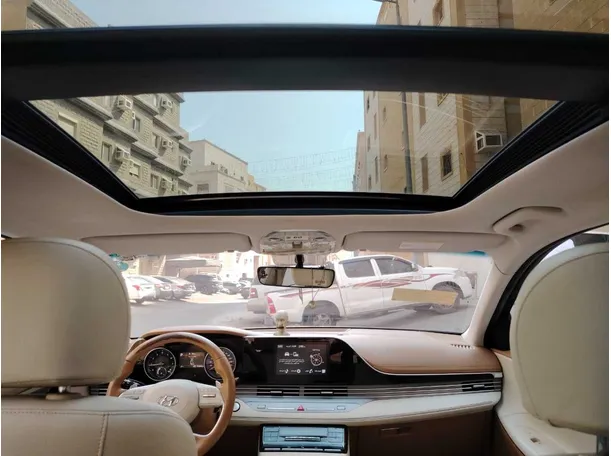Car image 17