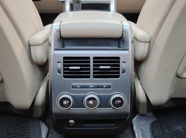 Car image 31