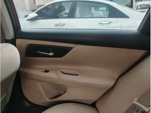 Car image 33