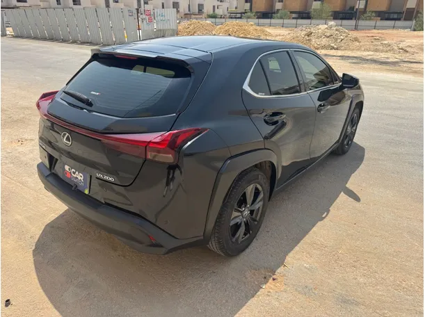 Car image 5