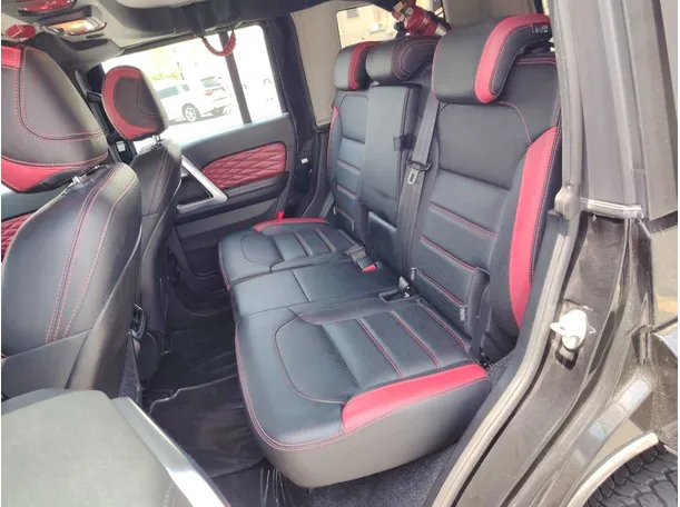 Car image 16