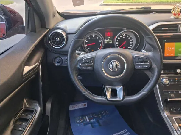 Car image 19