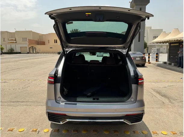 Car image 21