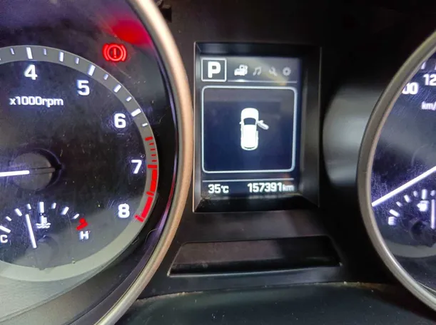 Car image 30