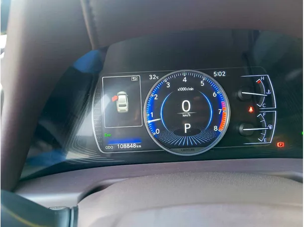 Car image 26