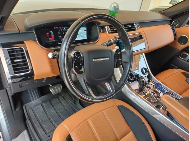 Car image 10
