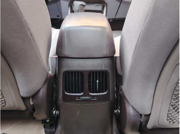 Car image 29