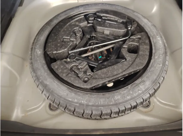 Car image 31