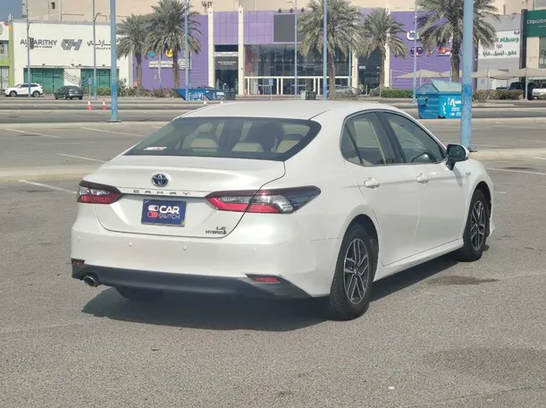 Car image 5