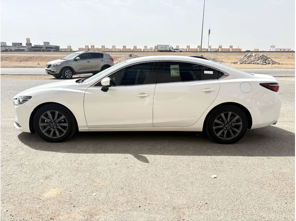 Car image 8