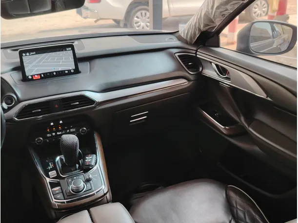 Car image 25