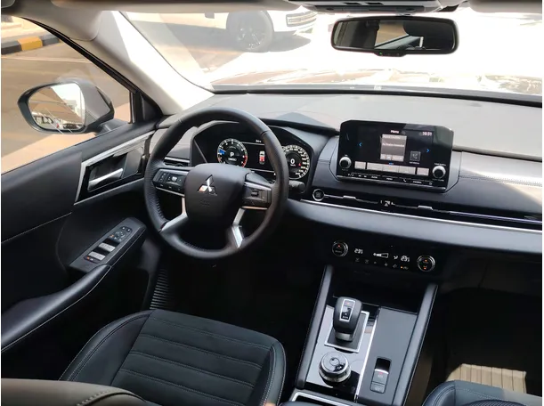 Car image 27