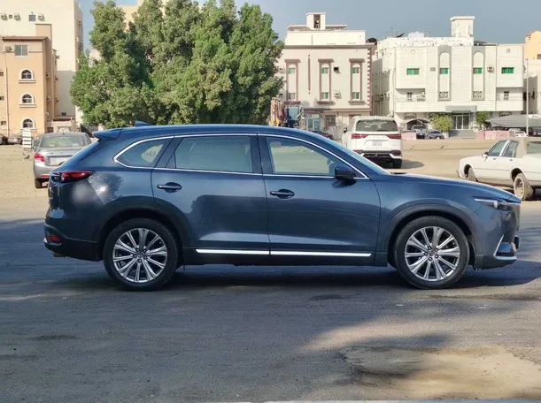 Car image 4