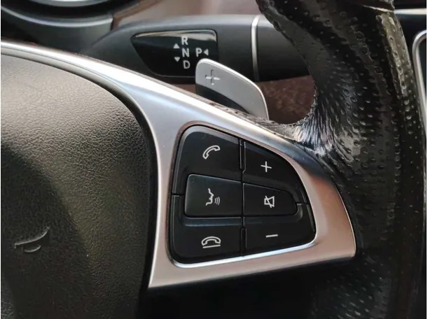 Car image 32