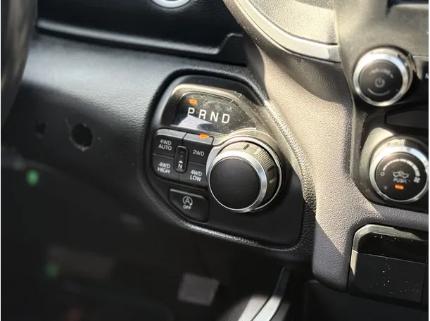 Car image 26