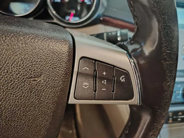 Car image 33