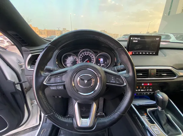 Car image 17