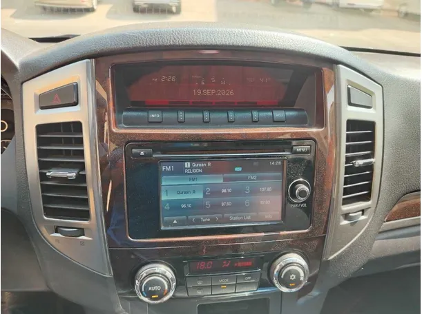 Car image 26