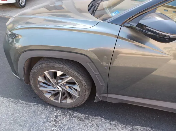 Car image 9