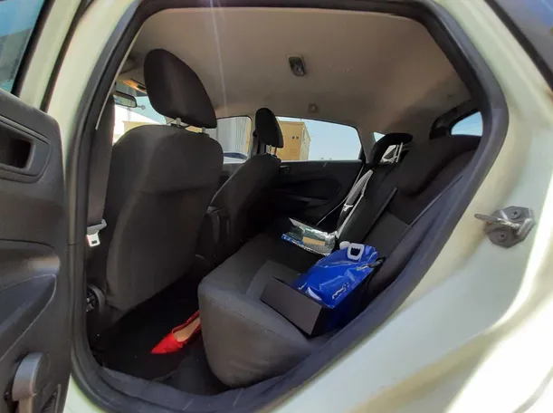 Car image 13