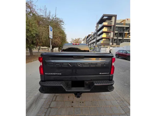 Car image 10
