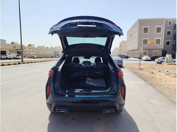 Car image 23