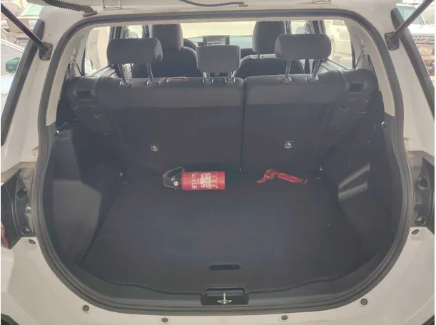 Car image 25