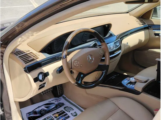 Car image 13
